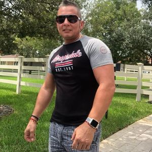 Meet your Posher, Cesar